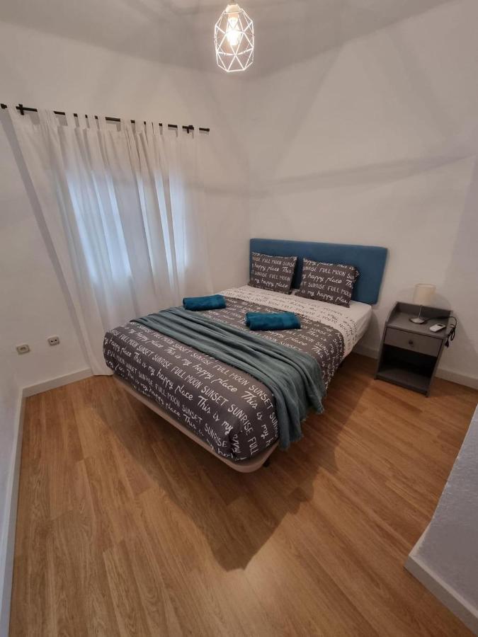 Holidays2Malaga 2 Bedroom Armengual De La Mota Close Shopping Center Bagian luar foto