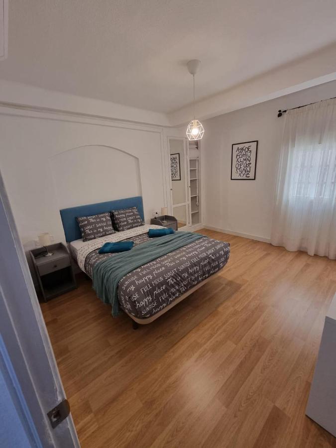 Holidays2Malaga 2 Bedroom Armengual De La Mota Close Shopping Center Bagian luar foto