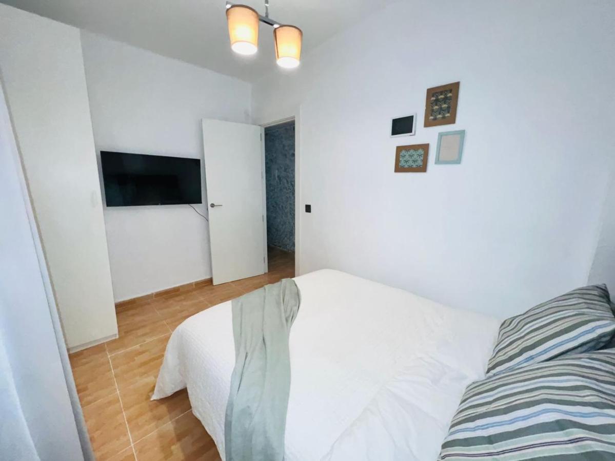 Holidays2Malaga 2 Bedroom Armengual De La Mota Close Shopping Center Bagian luar foto