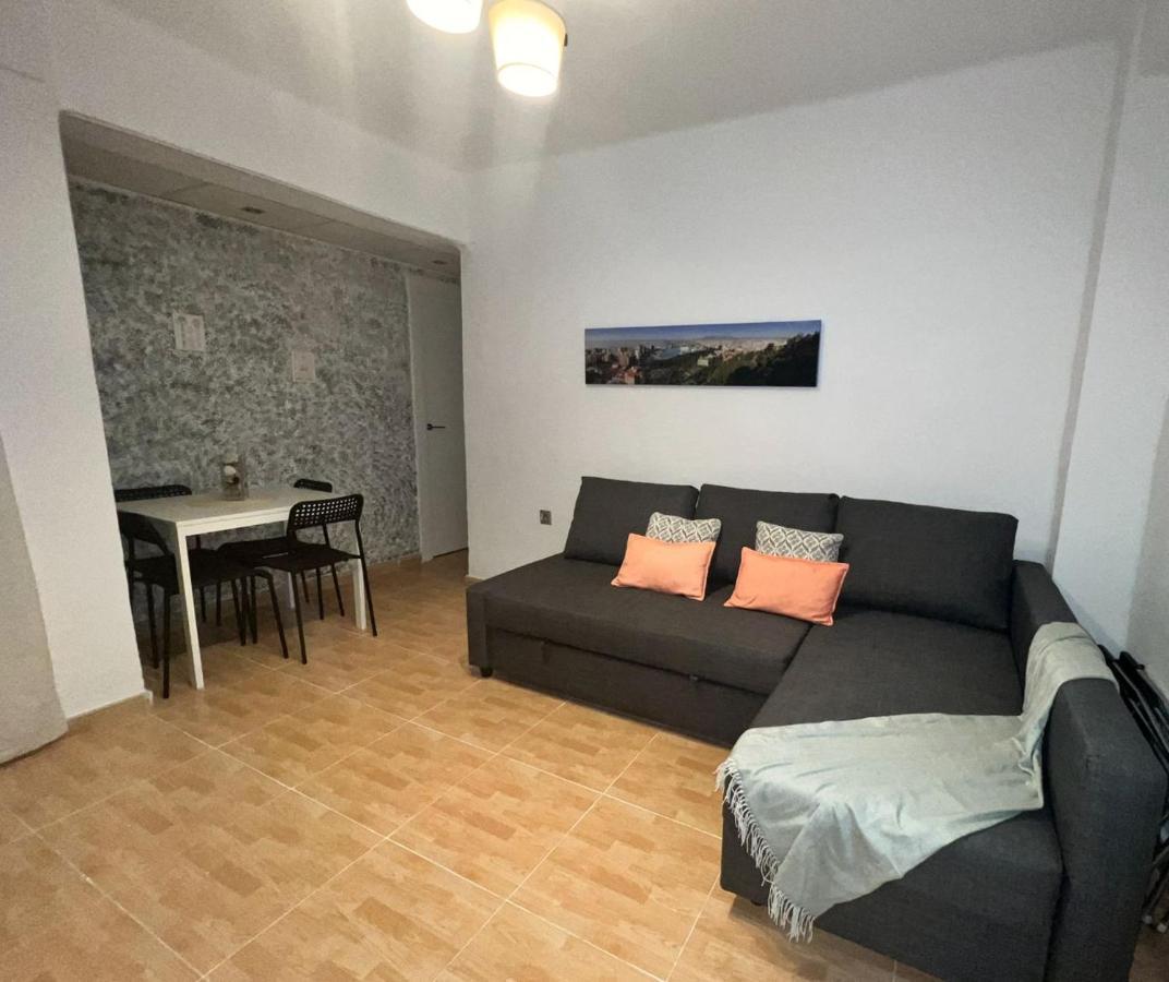 Holidays2Malaga 2 Bedroom Armengual De La Mota Close Shopping Center Bagian luar foto