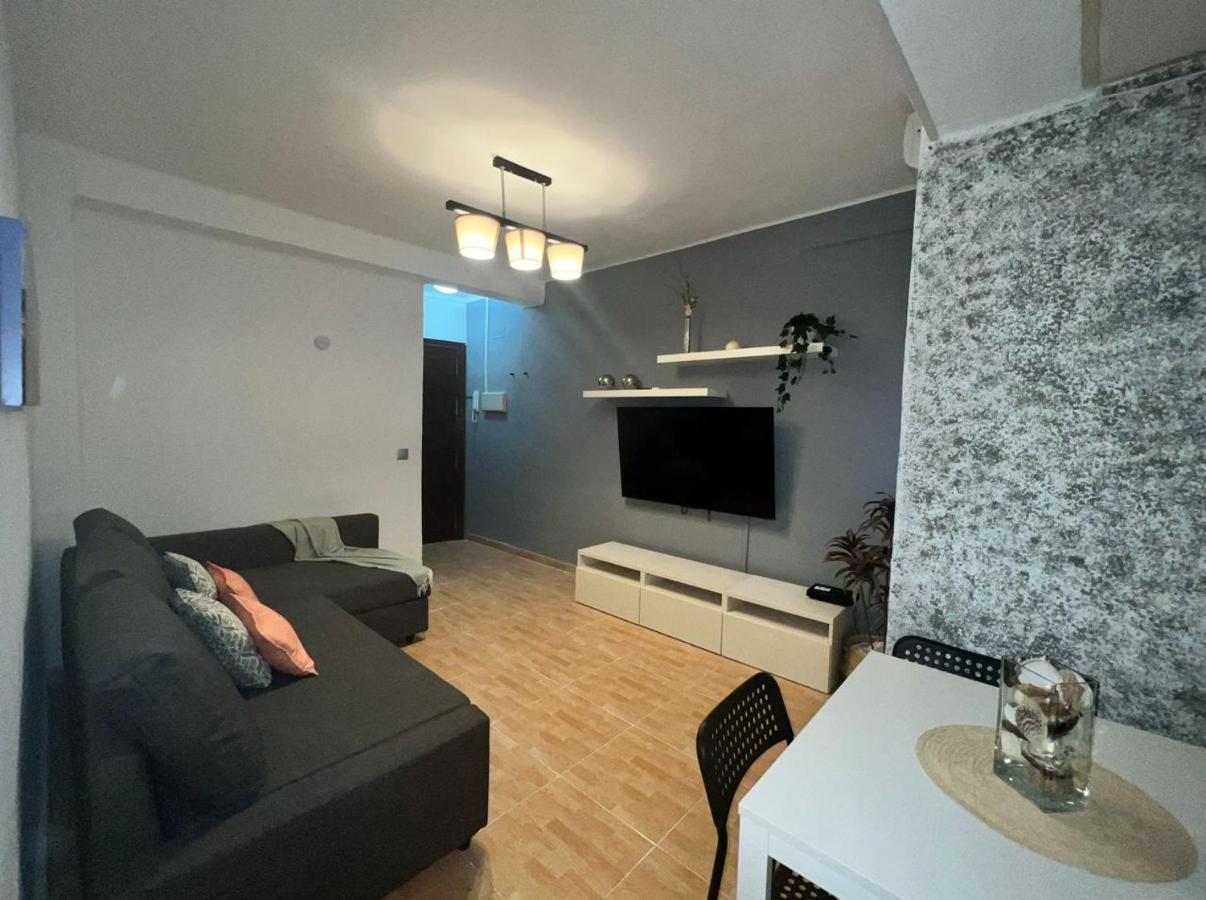 Holidays2Malaga 2 Bedroom Armengual De La Mota Close Shopping Center Bagian luar foto