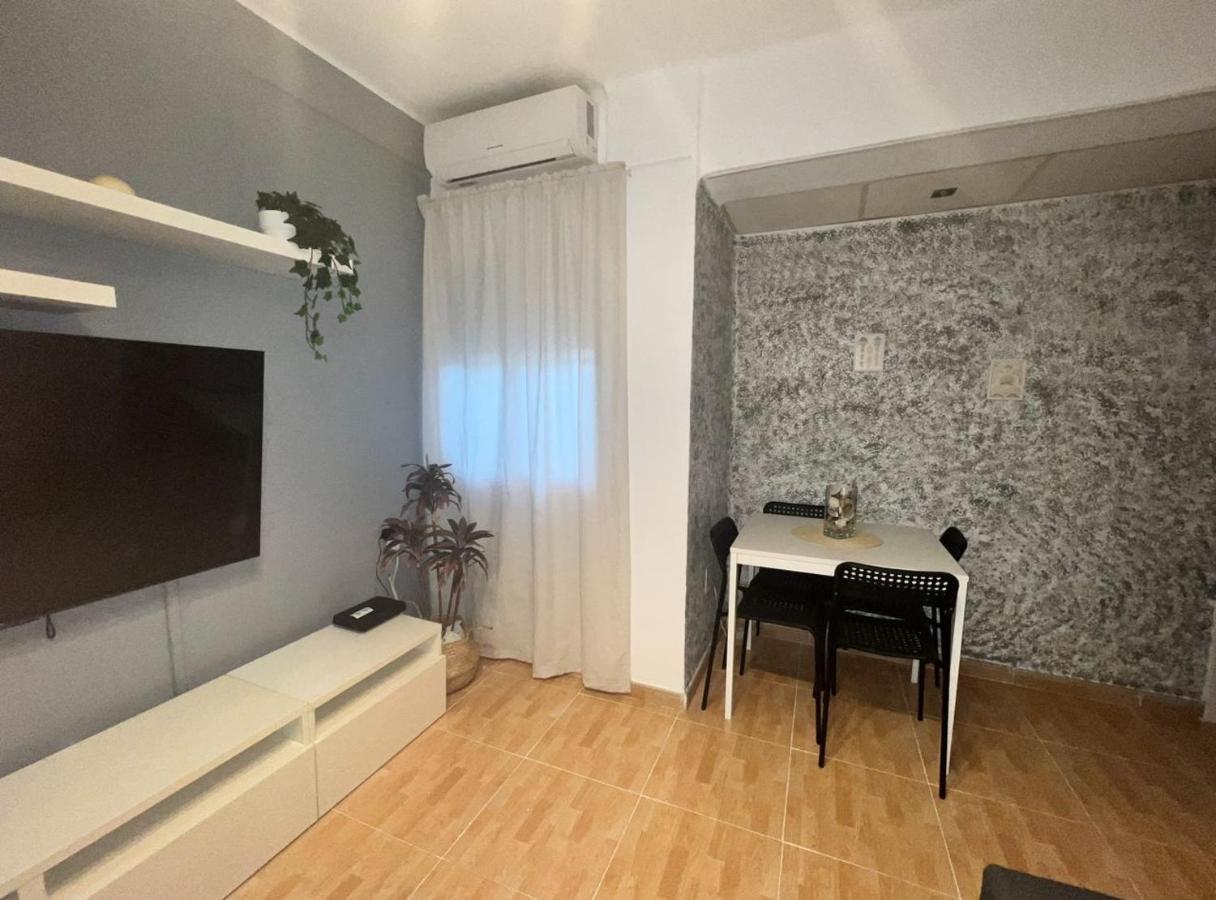 Holidays2Malaga 2 Bedroom Armengual De La Mota Close Shopping Center Bagian luar foto