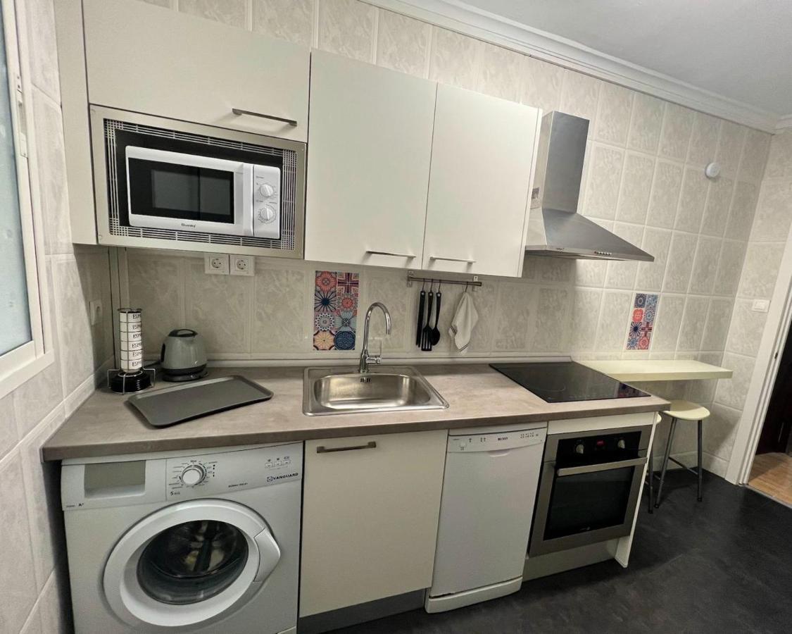 Holidays2Malaga 2 Bedroom Armengual De La Mota Close Shopping Center Bagian luar foto
