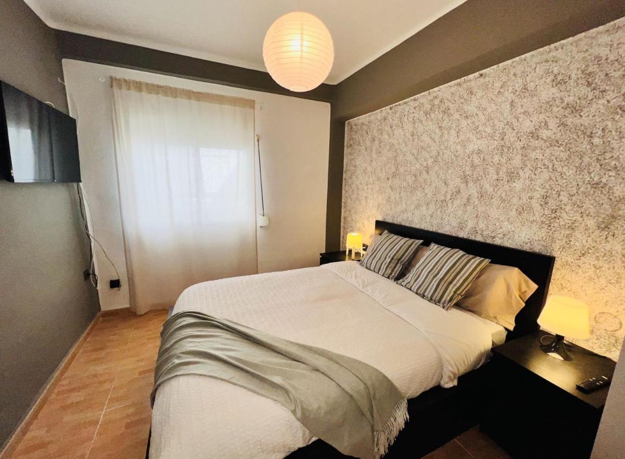 Holidays2Malaga 2 Bedroom Armengual De La Mota Close Shopping Center Bagian luar foto